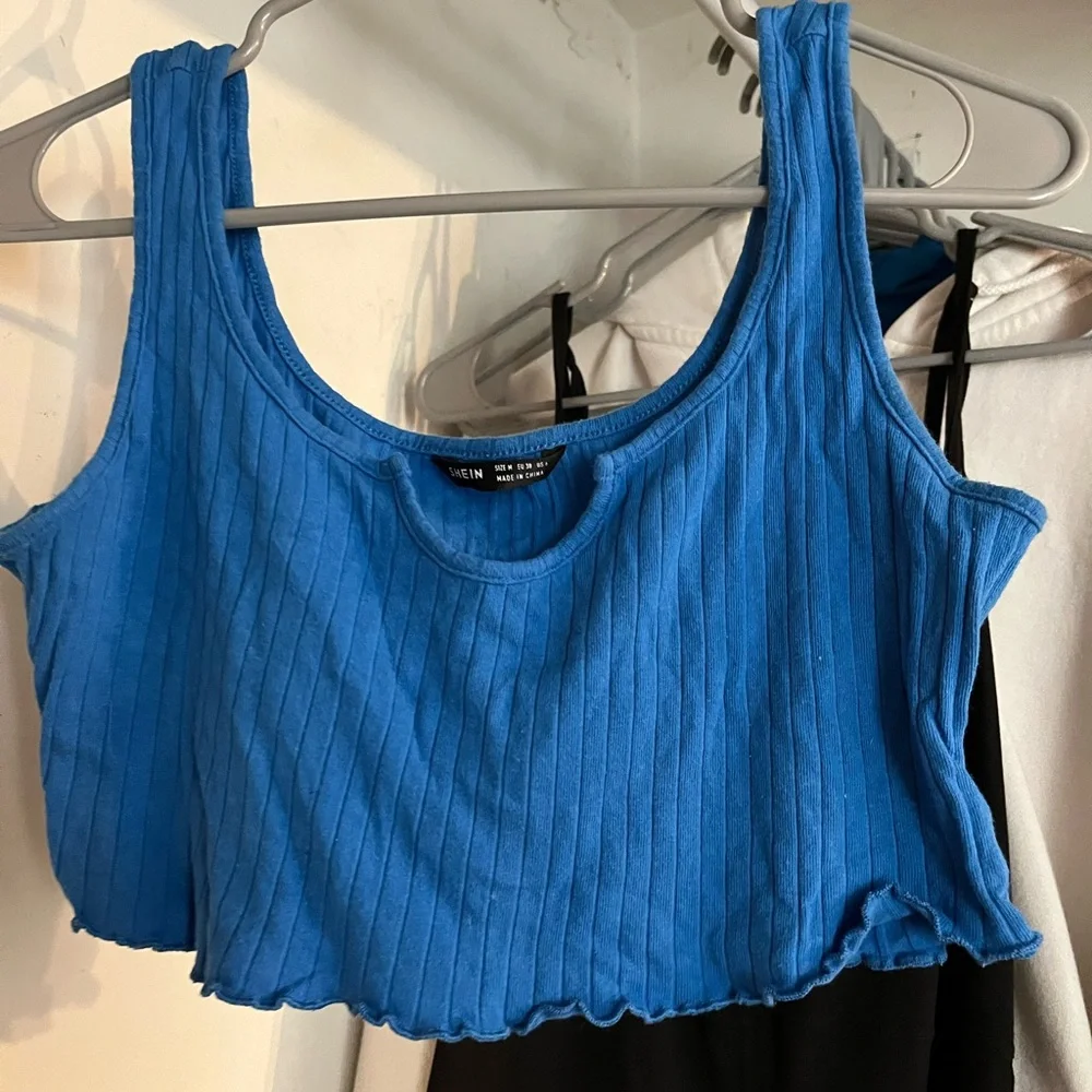 shein top bundle:) - Picture 2 of 6